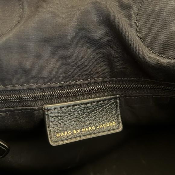 Marc by Marc Jacob’s Too Hot to Handle Black Leather Tote Bag w/ Strap - Picture 9 of 11